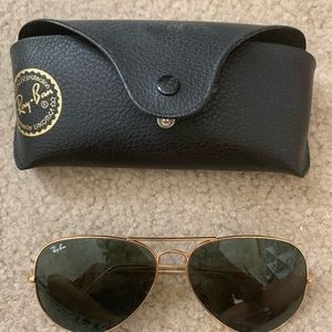 black ray ban aviators